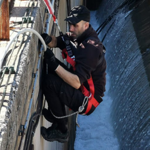 Οι «ειδικές δυνάμεις» της C&A στις εγκαταστάσεις της ΕΥΔΑΠ thumb